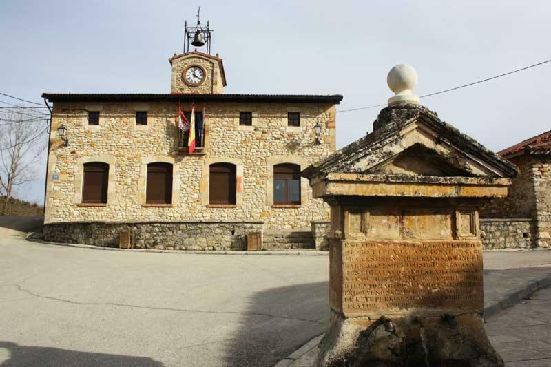 Casarejos Casa De Pueblo Con Merendero Alquilable Opcionalmente מראה חיצוני תמונה